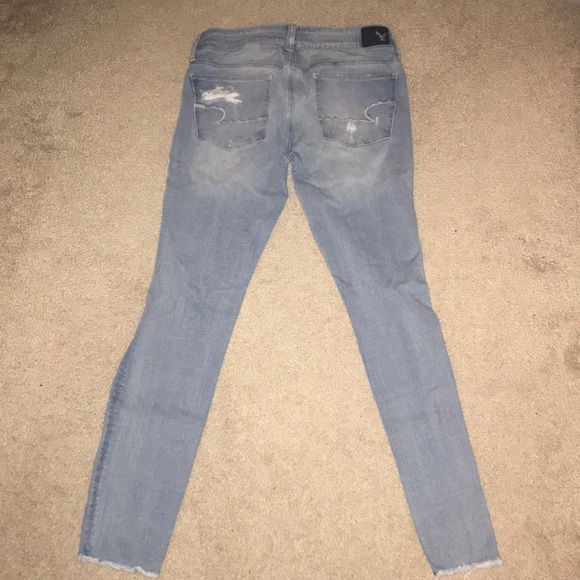 Light-wash, ripped Jeans - Picture 5 of 8